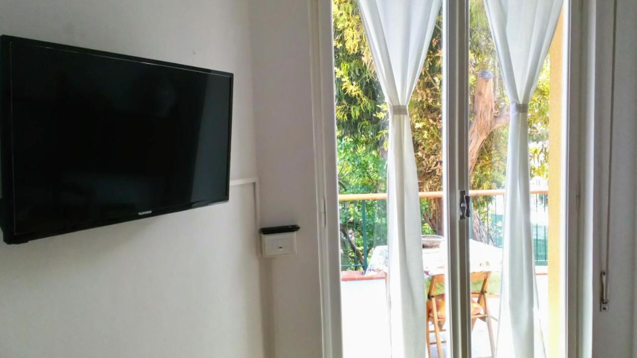 Casa Di Claude Con Posto Auto Apartman Finale Ligure Kültér fotó