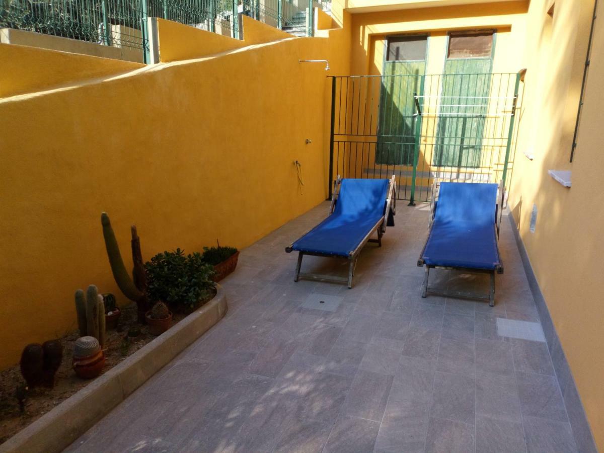 Casa Di Claude Con Posto Auto Apartman Finale Ligure Kültér fotó