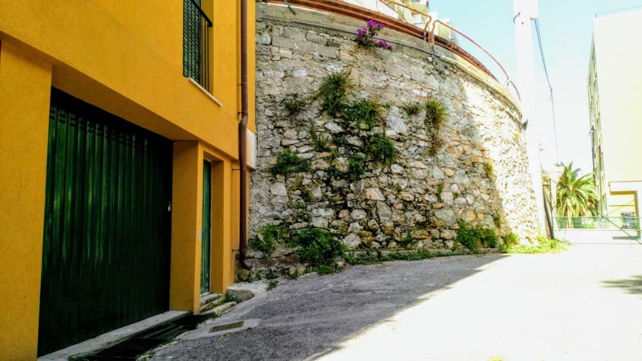 Casa Di Claude Con Posto Auto Apartman Finale Ligure Kültér fotó